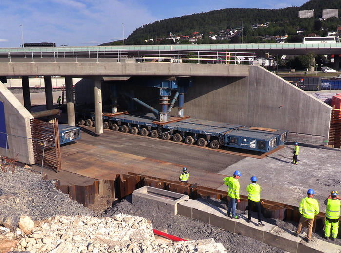 Jernbaneundergang på plass